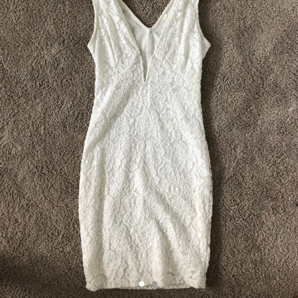 White lace v-neck dress